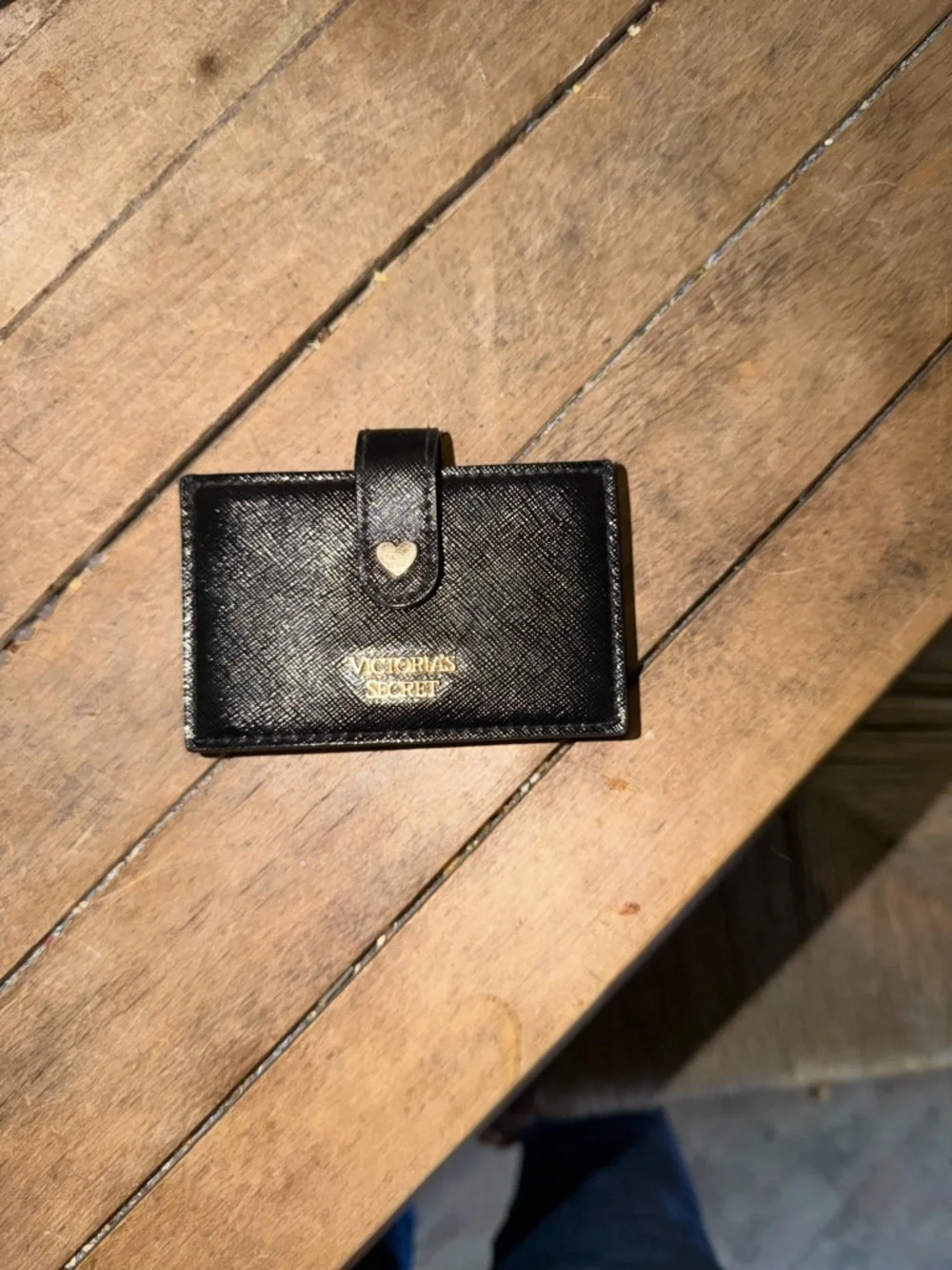 Victoria's Secret Black Card Holder with Gold Heart Snap - Picture 1 of 3